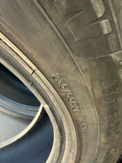 1 pneu d hiver 235/55r20 Michelin en bon état