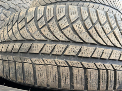 4 pneus d hiver 225/45r18 kumho en tres bon état