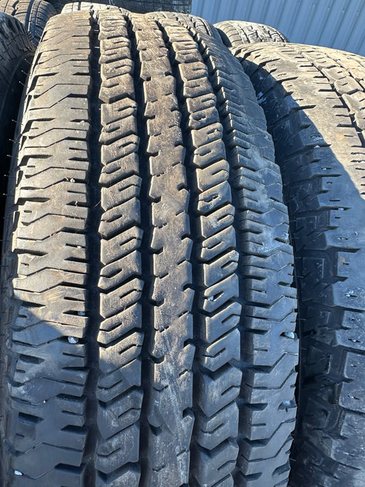 4 pneus d ete 235/75r17 hankook en tres bon etat