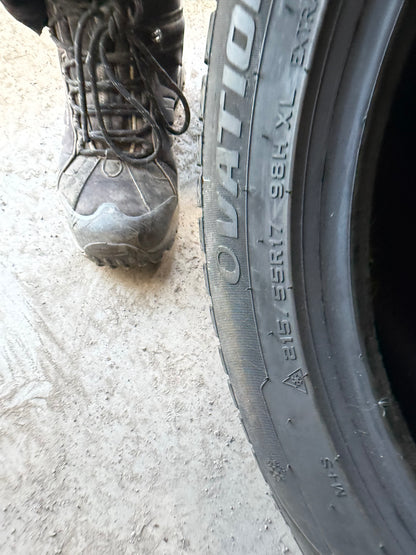 4 pneus d hiver neufs 215/55r17 ovation