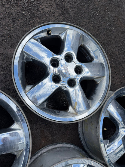 4 mags jeep 17 pouces 5x127 en bon état