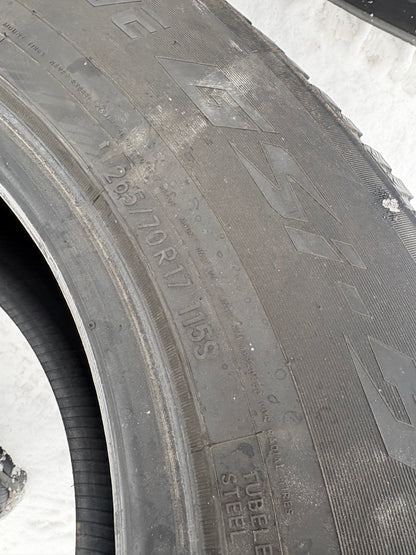 2 pneus d hiver 265/70r17 toyo en tres bon état