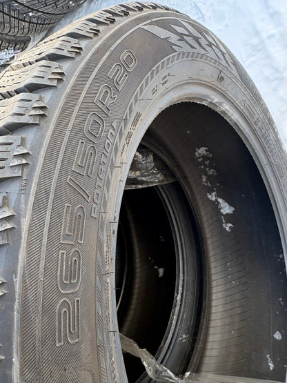 4 pneus d hiver 265/50r20 nokian en tres bon etat