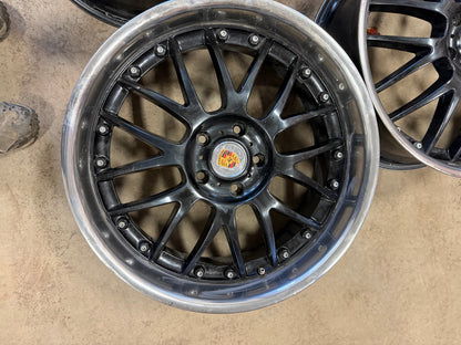 4 mags porsche 22 pouces 5x130 en tres bon état