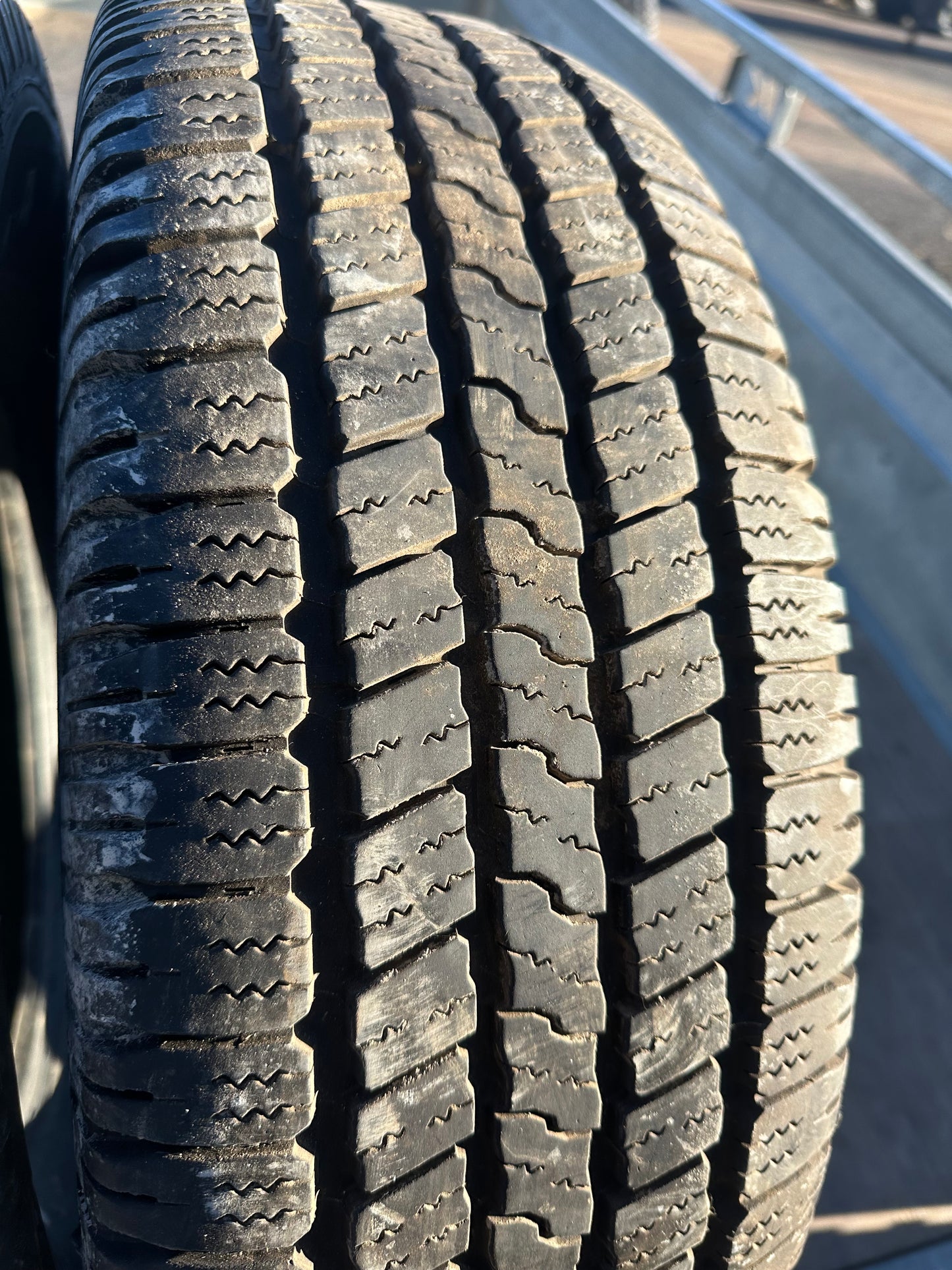 4 pneus d ete 245/70r16 good year a l etat neufs