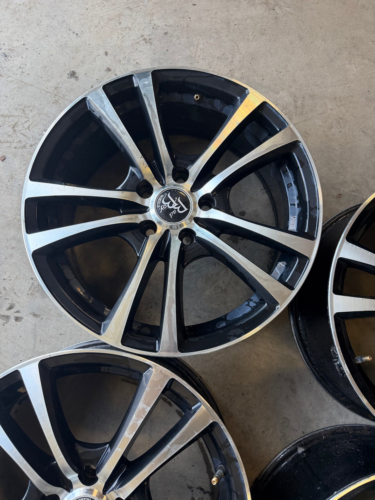 4 mags bad boy 17 pouces 5x112