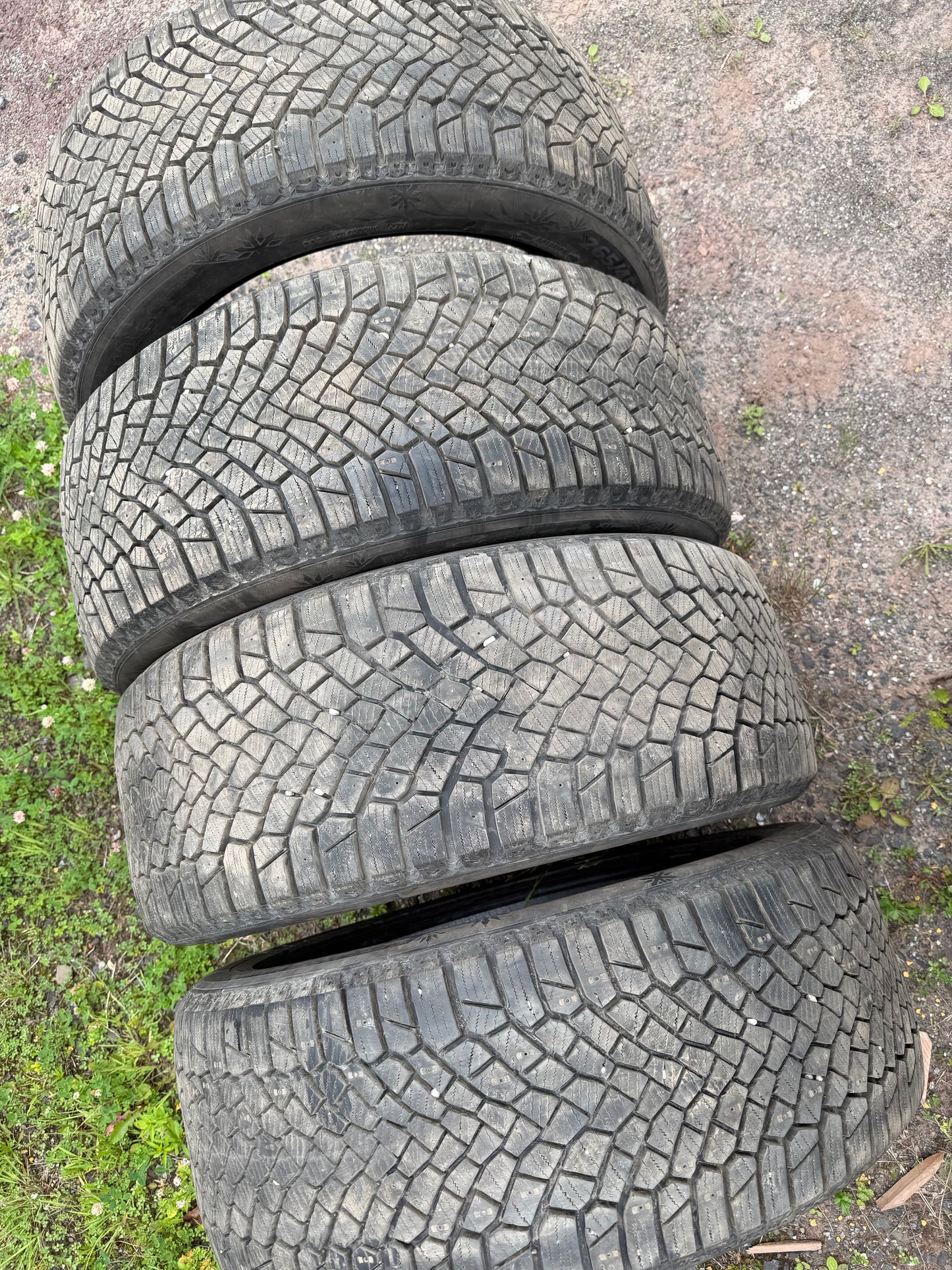 4 pneus d hiver 265/45r21 continental a l etat neuf