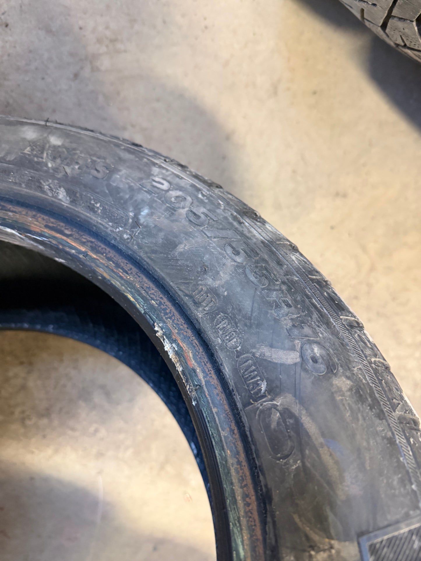 4 pneus d hiver 205/55r16 starfire en bon état
