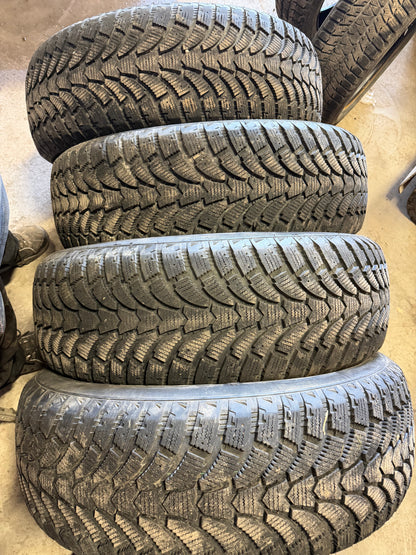 4 pneus d hiver 275/60r20 maxtrek a l état neuf