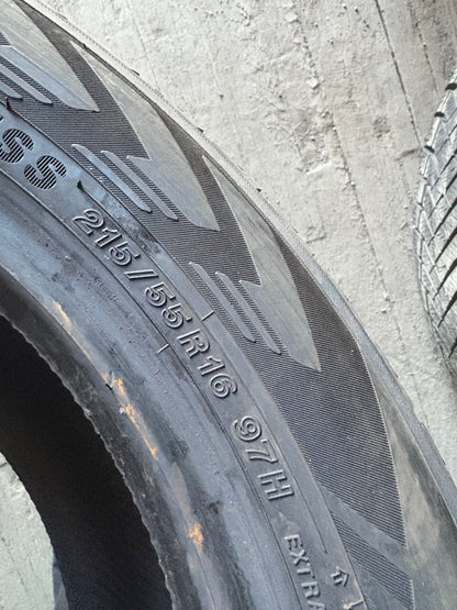 1 pneu d hiver 215/55r16 Yokohama en bon etat