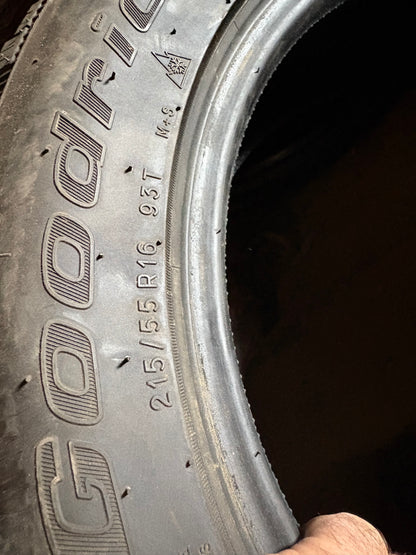 2 pneus d hiver 215/55r16 Bf goodrich en bon etat