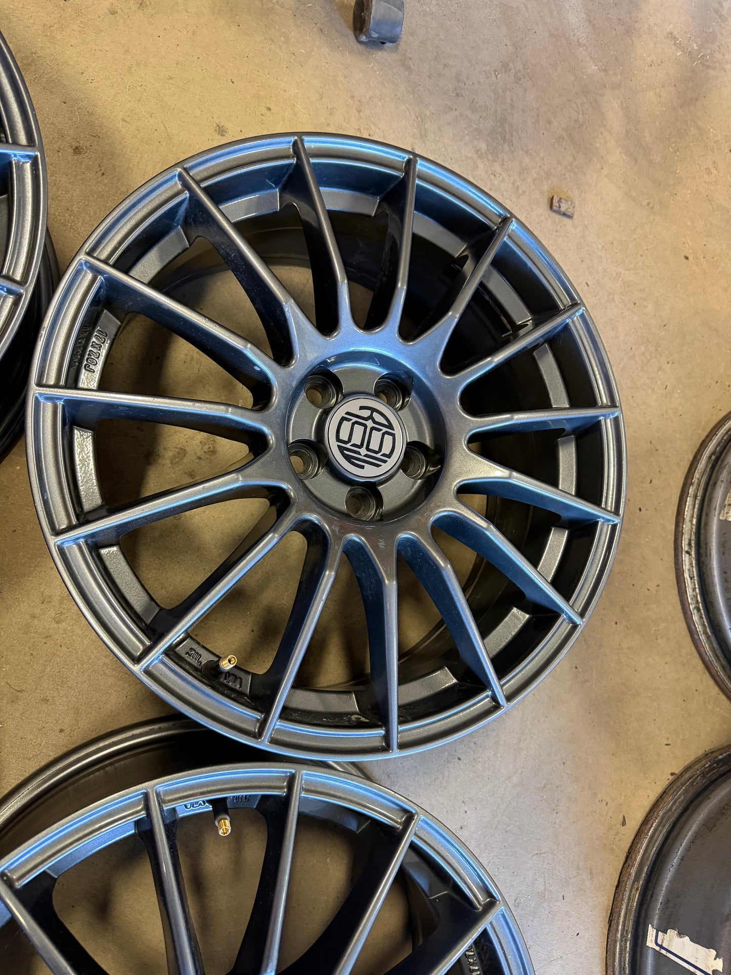 4 mags rssw 17 pouces 5x100 a l état neuf