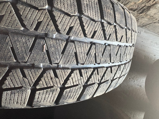 1 pneus d hiver 225/60r17 Bridgestone