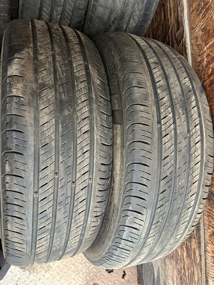2 pneus d été 235/65r17 kumho en bon état
