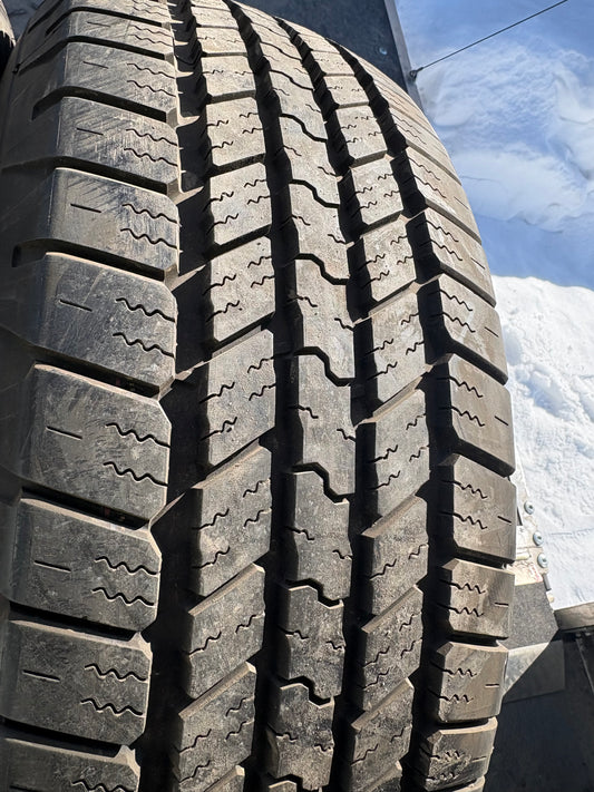 3 pneus d ete neufs 265/65r18 good year en liquidation