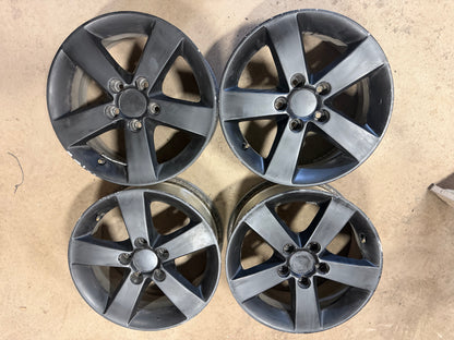 4 mags honda 16 pouces 5x114.3 en bon état
