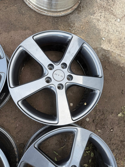 4 mags rtx 17 pouces 5x114.3 a l état neuf