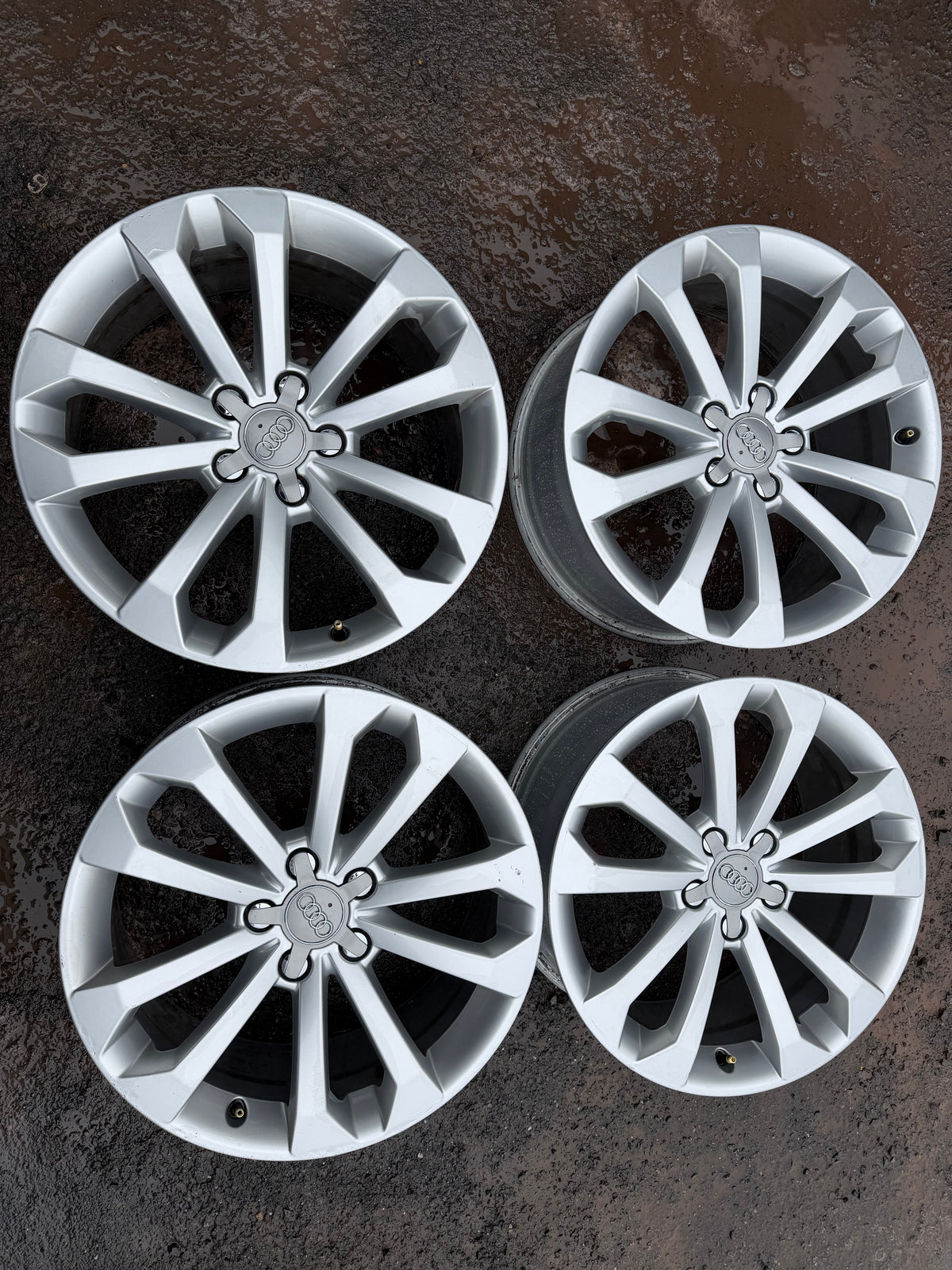 4 mags audi 18 pouces 5x112 a l état neuf