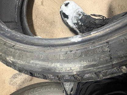 1 pneu d hiver 225/40r18 Bridgestone a l état neuf