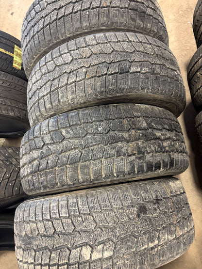 4 pneus d hiver 225/55r18 toyo a l etat neuf
