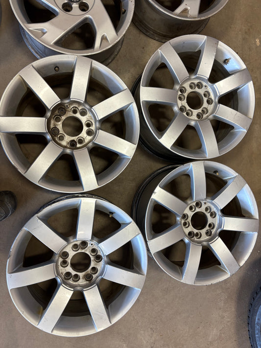4 mags 17 pouces 5x114.3 ou 5x127