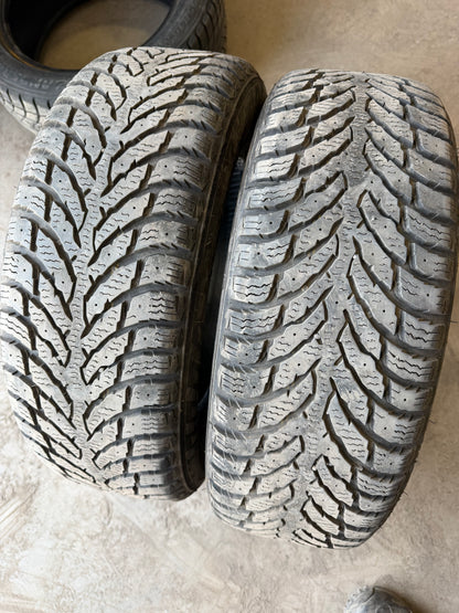 2 pneus d hiver 195/65r15 nokian en bon état