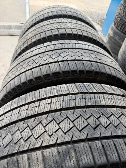 4 pneus d hiver 225/50r17 pirelli en très bon état