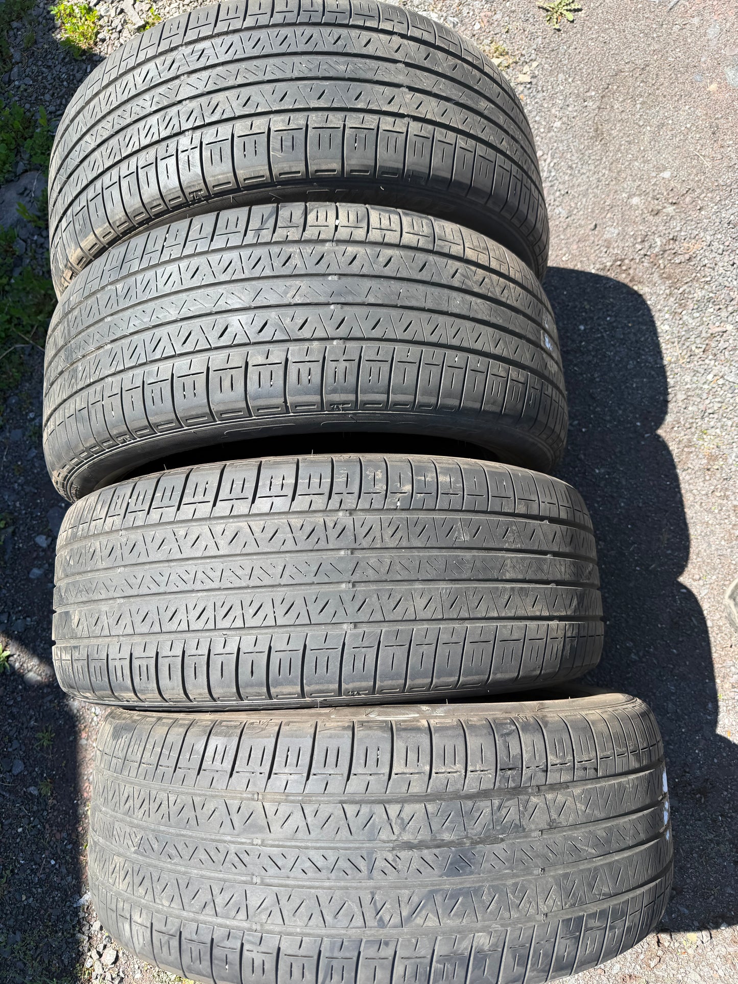 4 pneus d ete 225/50r18 dunlop en bon état