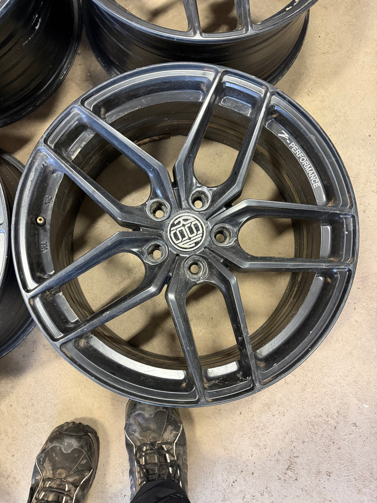 4 mags z performance 19 pouces 5x120 en bon état