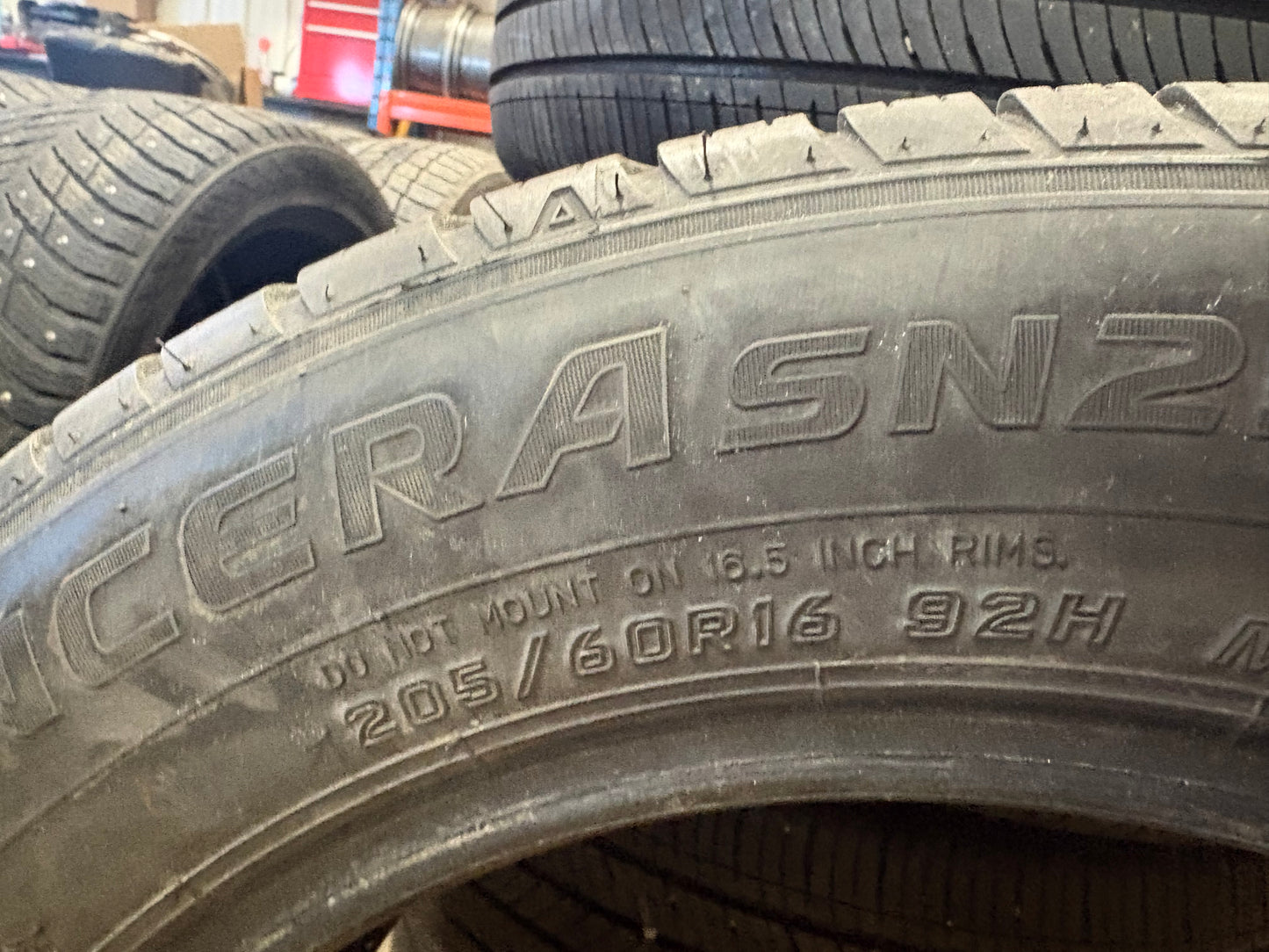 1 pneu d ete 205/60r16 falken en bon état