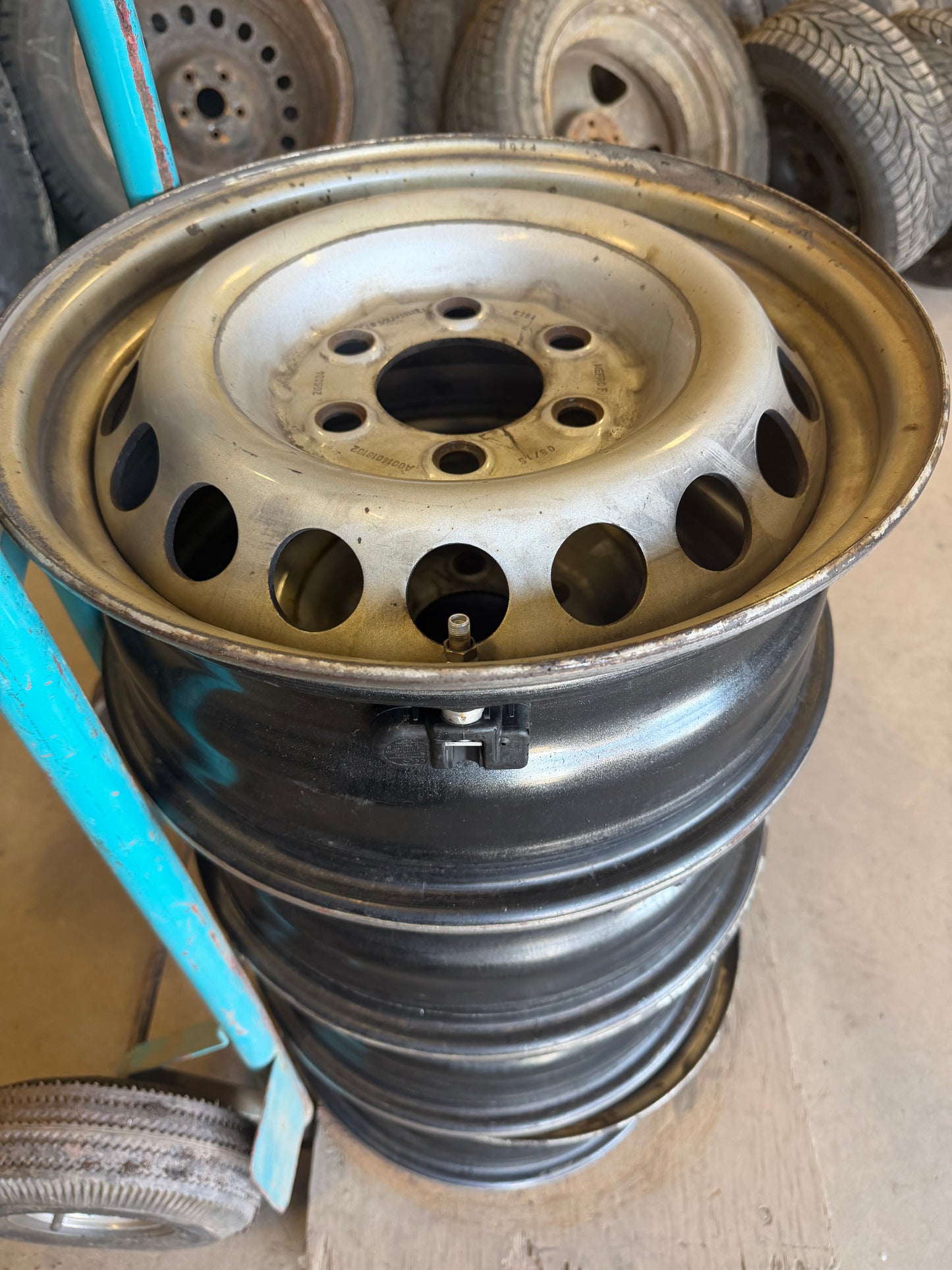 4 roues d acier 16 pouces mercedes sprinter 6x130 avec valves tpms