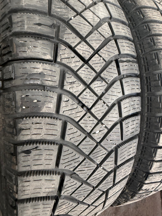 4 pneus d hiver 195/65r15 pirelli
