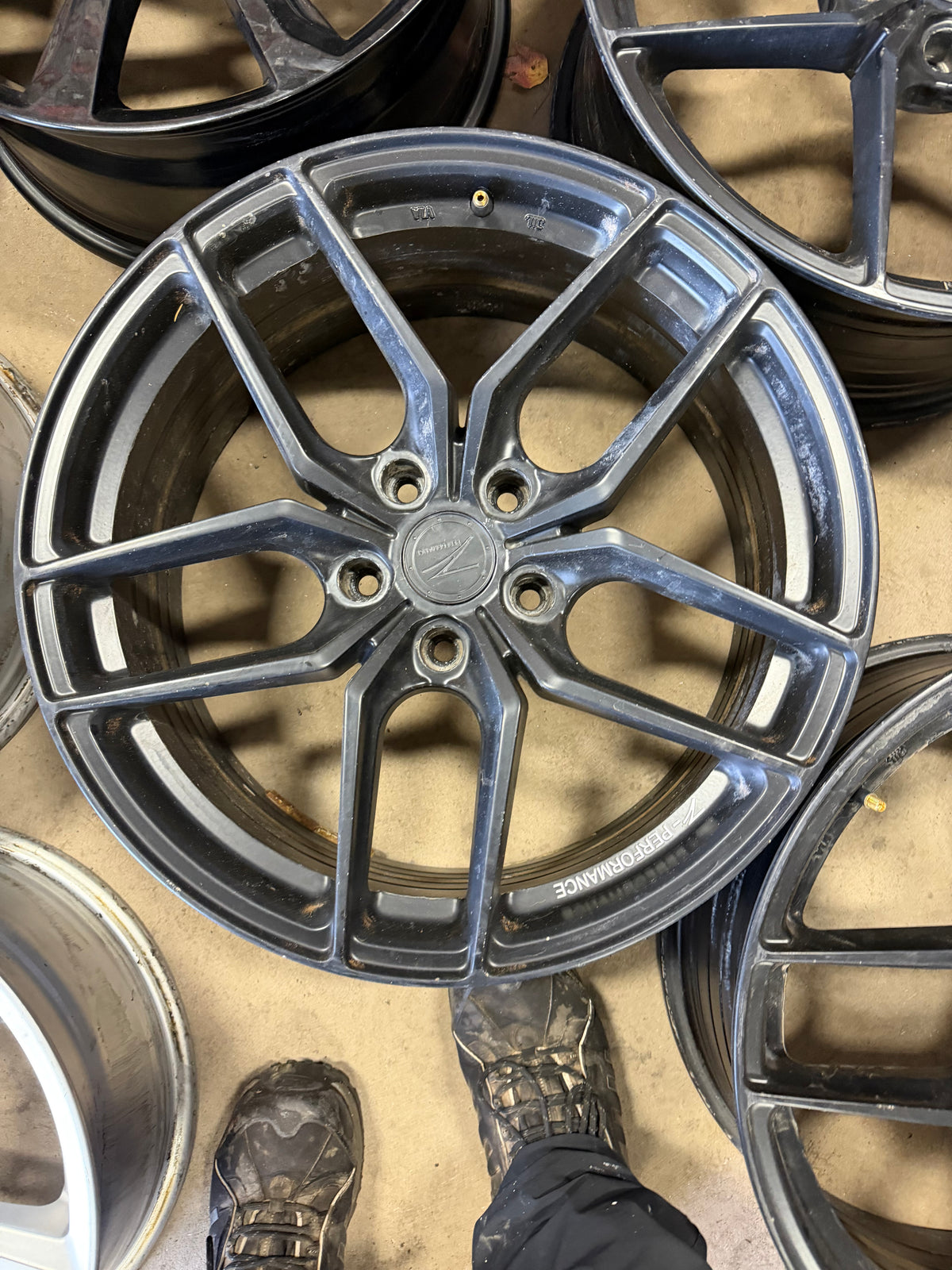 4 mags z performance 19 pouces 5x120 en bon état
