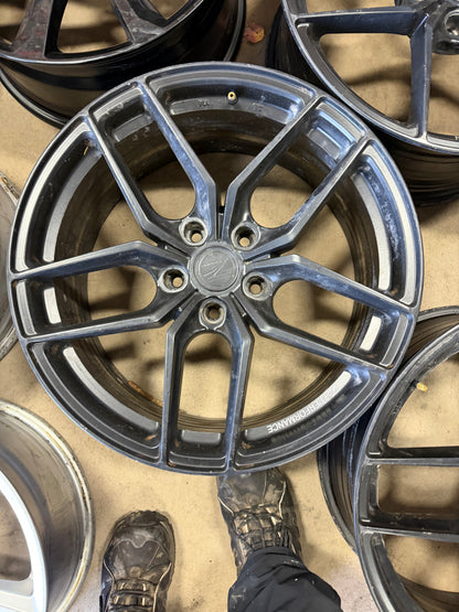 4 mags z performance 19 pouces 5x120 en bon état