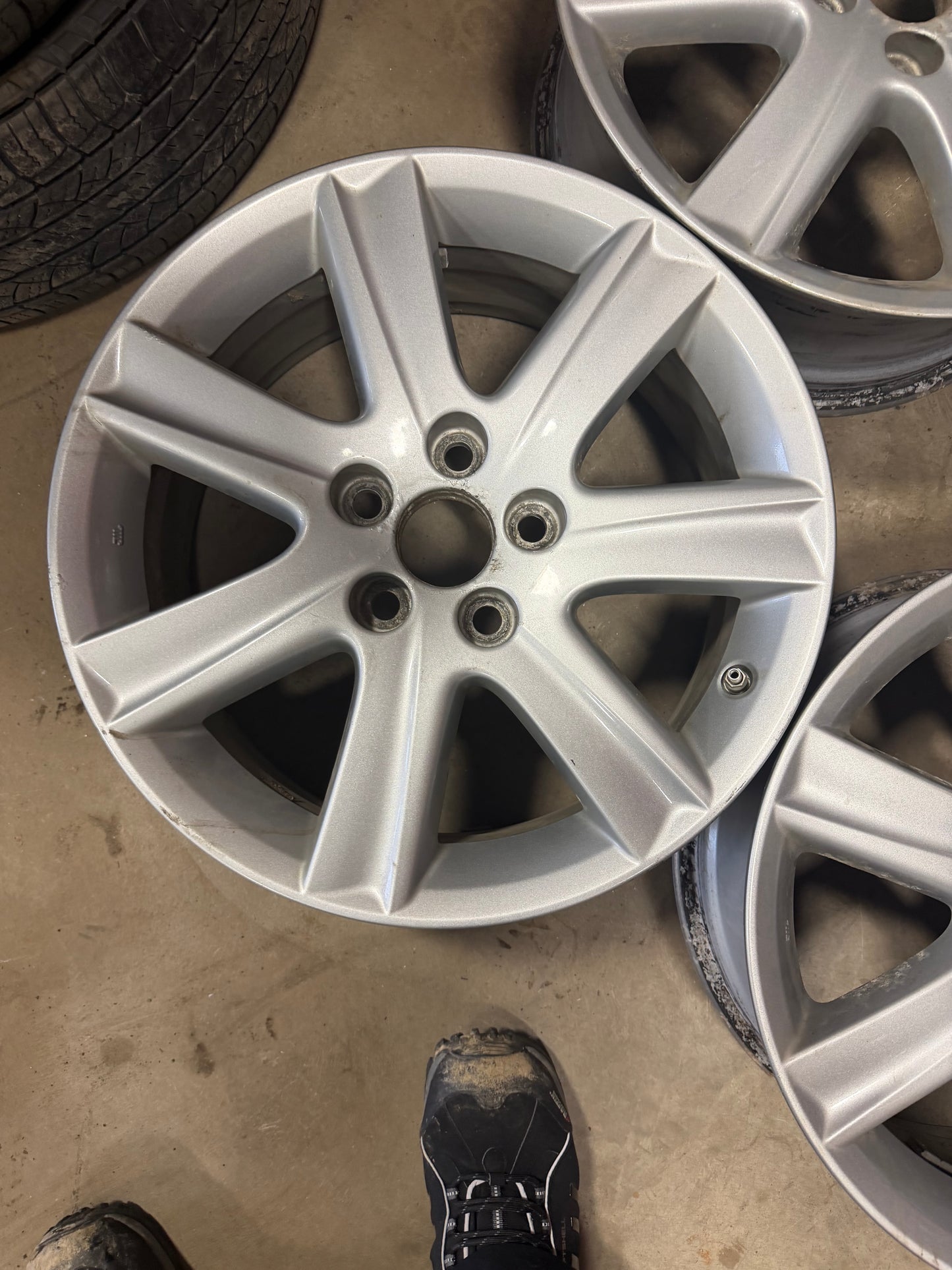 4 mags toyota 17 pouces 5x114.3