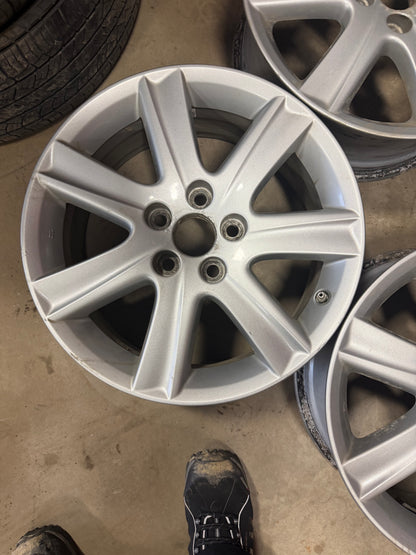 4 mags toyota 17 pouces 5x114.3