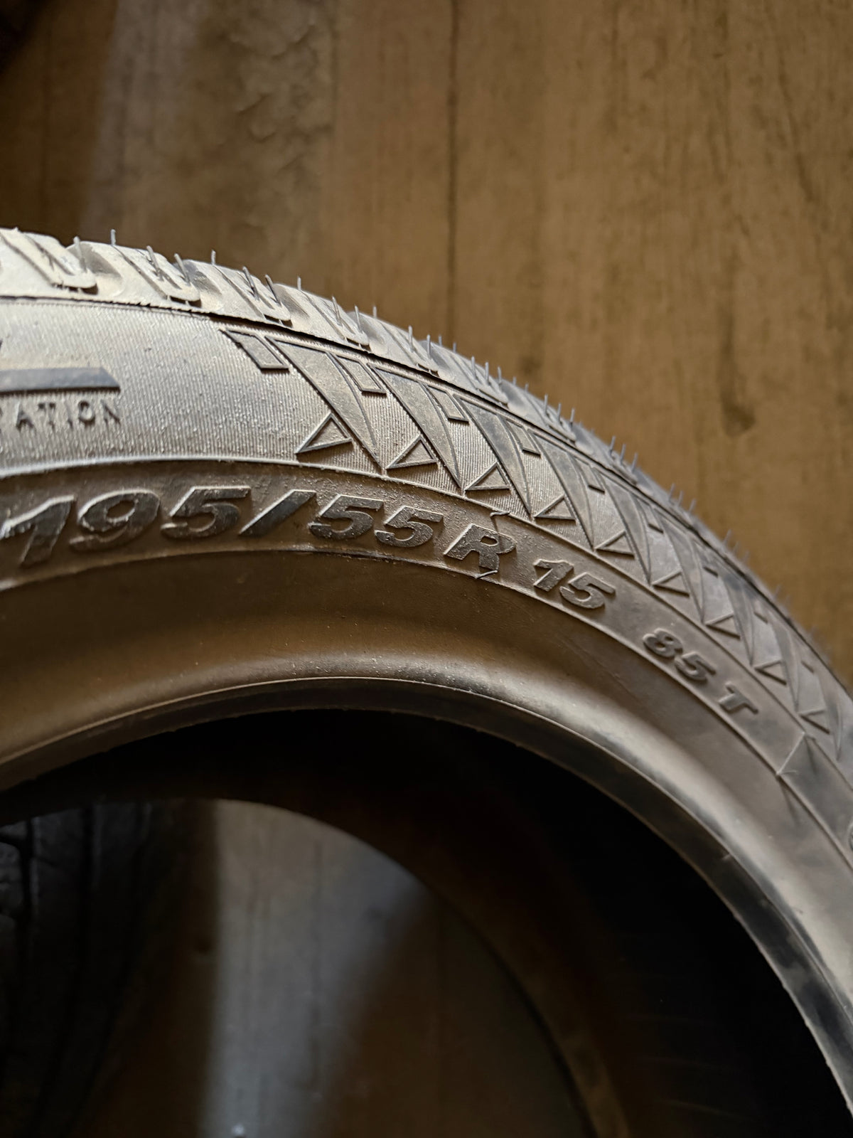 1 pneu d hiver neuf 195/55r15 pirelli en liquidation