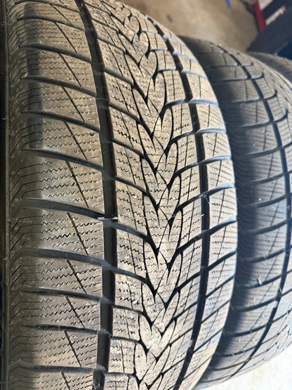 4 pneus d hiver 215/45r18 imperial en tres bon état