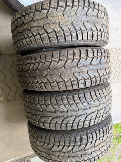 4 pneus d hiver 275/65r18 hankook en bon etat