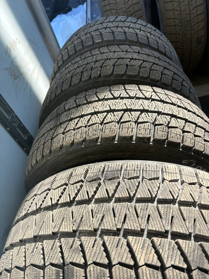 2 pneus hiver 225/40r18 et 2 pneus 255/35r18 Bridgestone a l état neuf