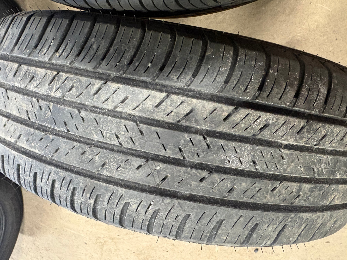 1 pneu d ete 205/60r16 falken en bon état