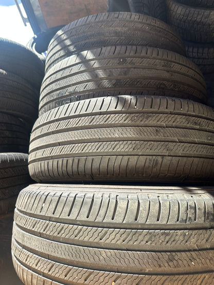 4 pneus d ete 235/55r20 Michelin en bon état