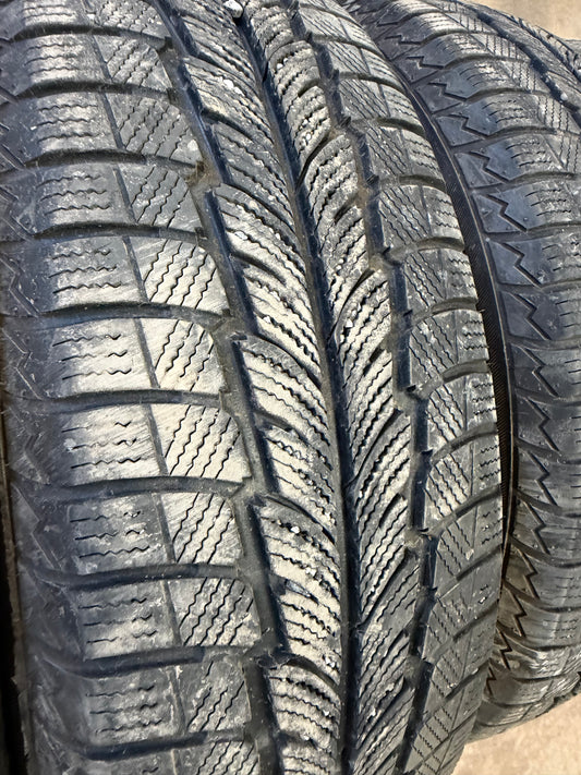 4 pneus d hiver 185/65r15 wideway en bon etat