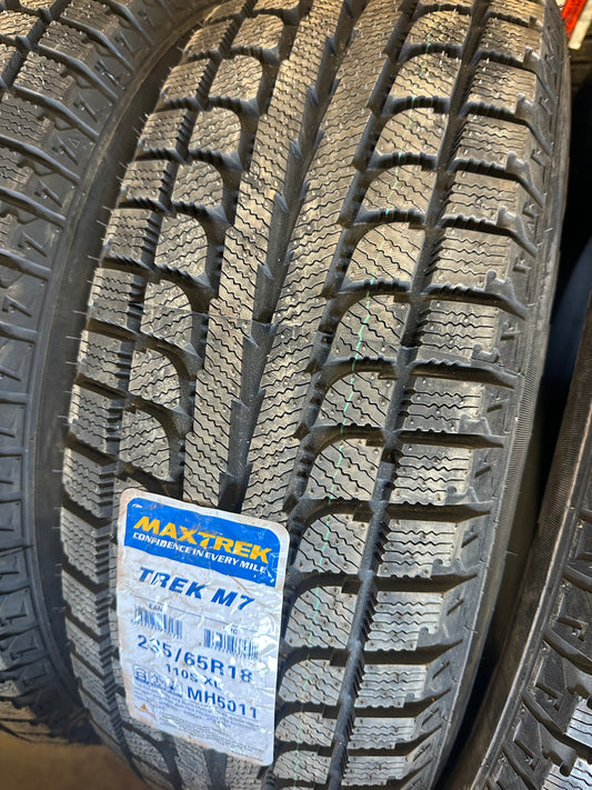 4 pneus d hiver neufs 235/65r18 maxtrek en liquidation