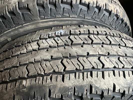2 pneus d ete 235/75r17 hankook en bon etat