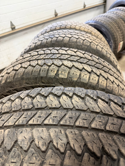 4 pneus d ete 275/60r20 Bridgestone en tres bon etat