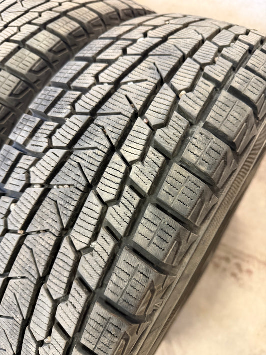 4 pneus d hiver 205/60r16 Yokohama a l etat neuf