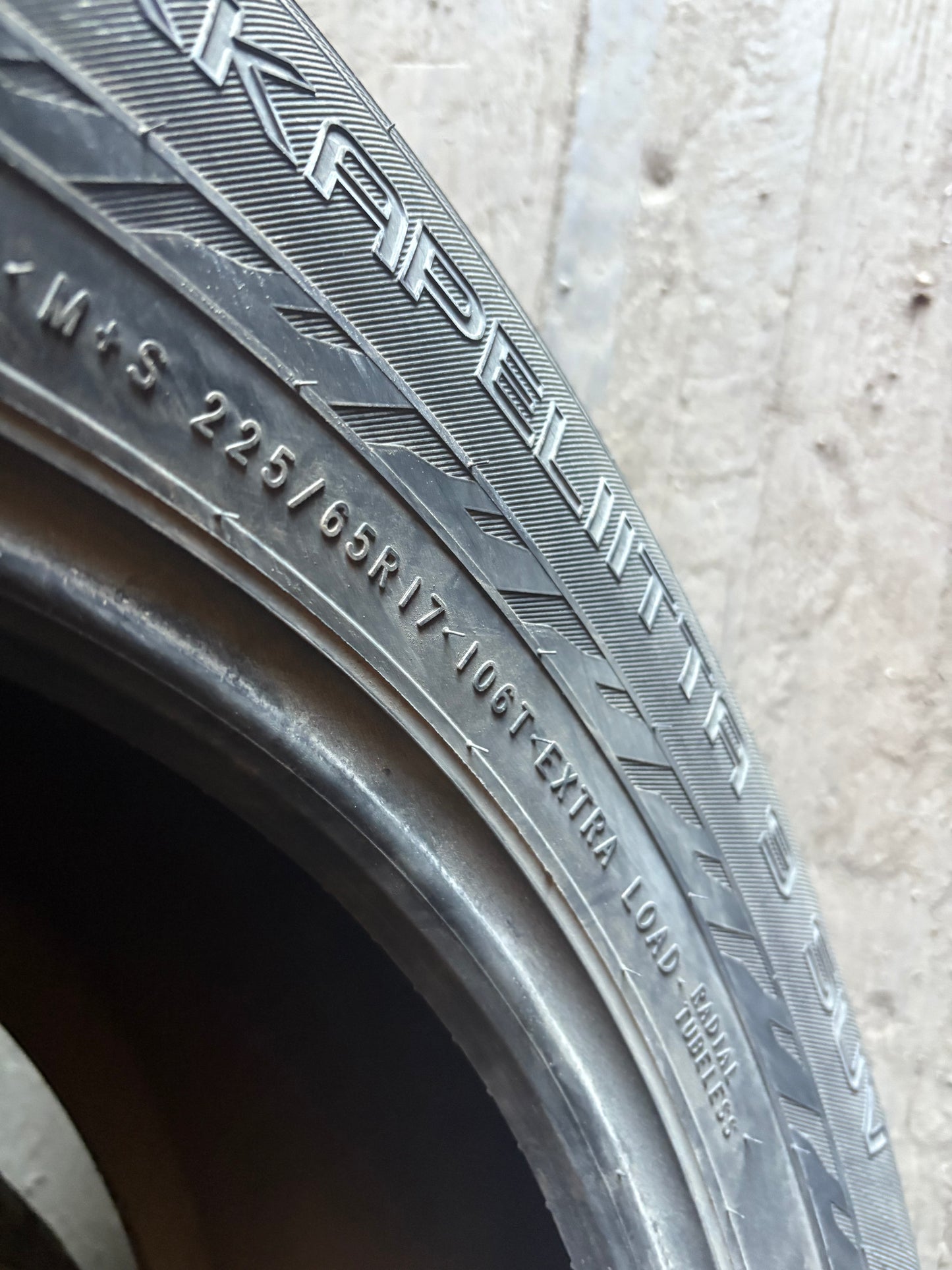 1 pneu d hiver 225/65r17 nokian