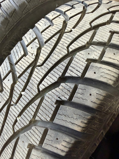 4 pneus d hiver 235/65r18 uniroyal a l état neuf