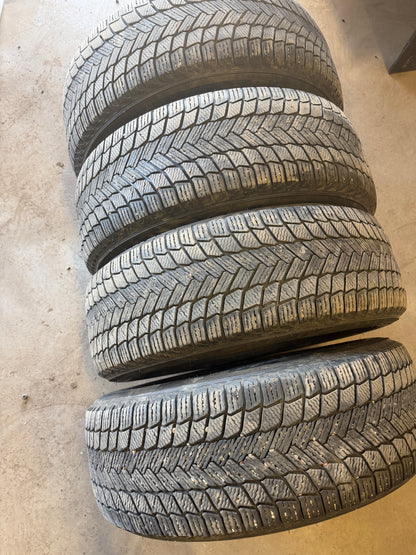 4 pneus d hiver 275/60r20 michelin en tres bon état